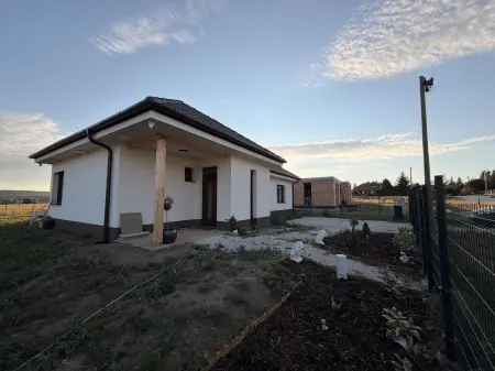 eladó családi ház, Kesztölc