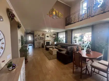 eladó családi ház, Oroszlány