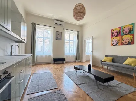 eladó téglalakás, Budapest, VI. kerület