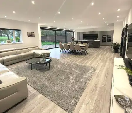 eladó új építésű családi ház, Erdőkertes