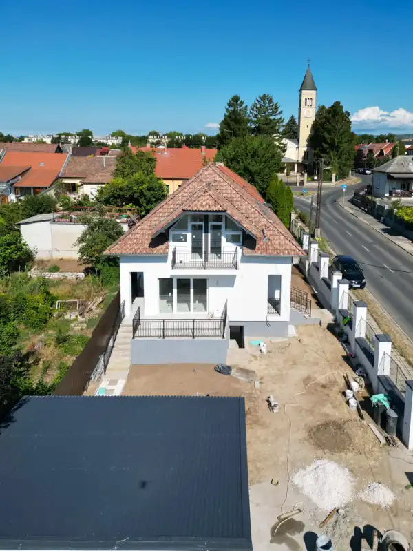 Eladó új építésű családi ház, Vác 5+1 szoba 179 m² 138 M Ft