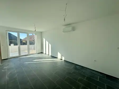 Eladó új építésű ikerház, Fót 4+1 szoba 88 m² 90 M Ft