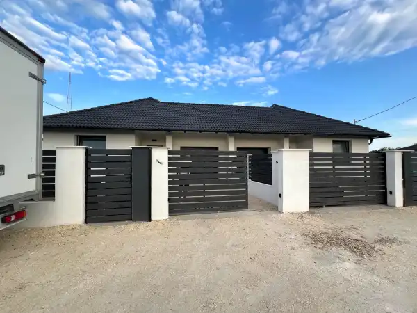Eladó új építésű ikerház, Halásztelek 4+1 szoba 116 m² 79.9 M Ft