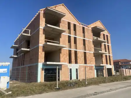 eladó új építésű téglalakás, Komárom