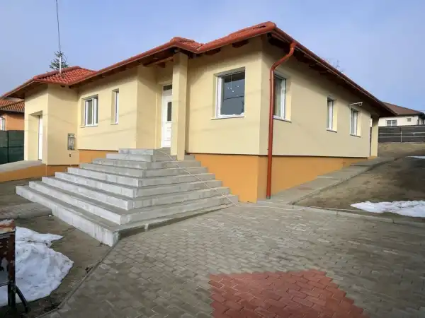 Eladó újépítésű családi ház, Veresegyház 5 szoba 121 m² 112.9 M Ft