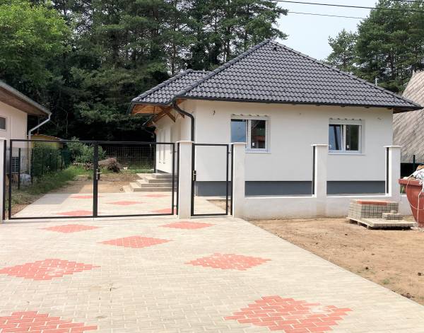 eladó újépítésű családi ház, Veresegyház