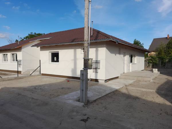 eladó újépítésű ikerház, Kiskunlacháza
