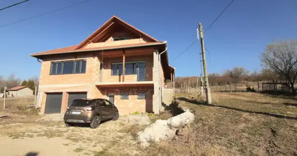 Eladó újszerű családi ház, Acsa 3 szoba 161 m² 79.9 M Ft