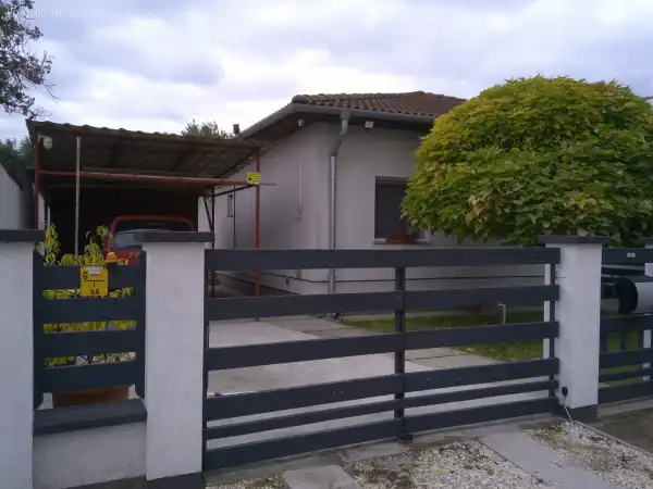 Eladó újszerű családi ház, Albertirsa 3 szoba 63 m² 54.9 M Ft