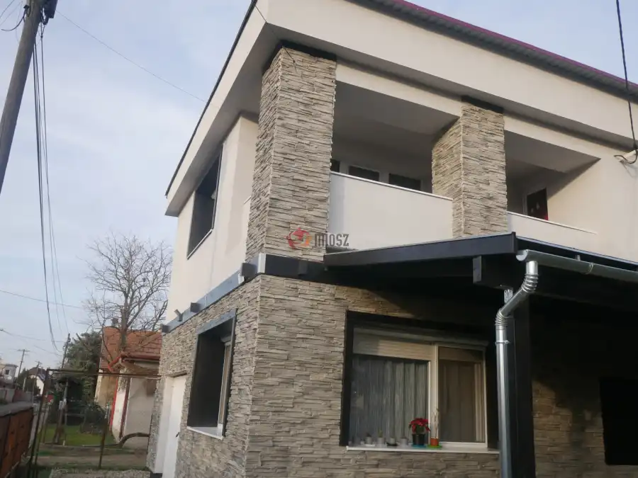 eladó újszerű családi ház, Albertirsa