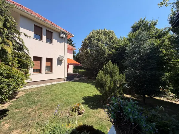 Eladó újszerű családi ház, Budapest, II. kerület 5 szoba 190 m² 350 M Ft