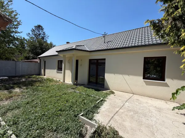 Eladó újszerű családi ház, Budapest, III. kerület 3 szoba 80 m² 99.9 M Ft