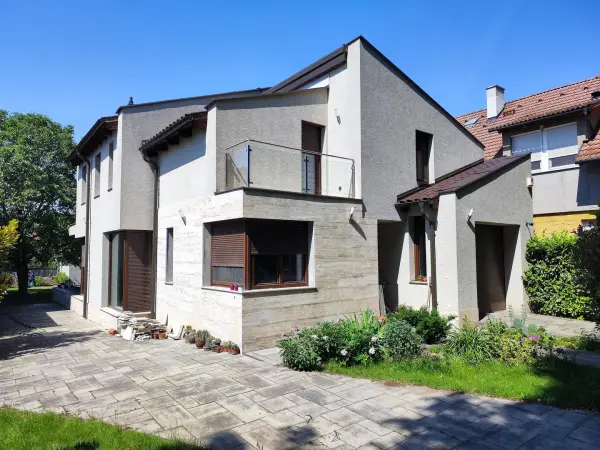 Eladó újszerű családi ház, Budapest, XVI. kerület 6 szoba 248 m² 299 M Ft