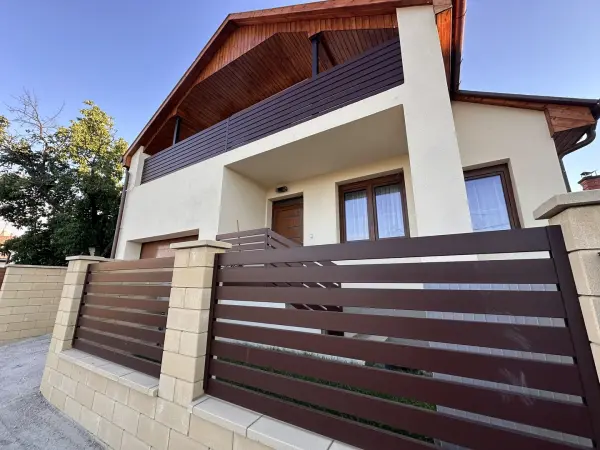 Eladó újszerű családi ház, Eger 5 szoba 187 m² 189 M Ft