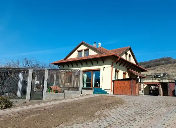 Eladó újszerű családi ház, Rád 2+2 szoba 140 m² 140 M Ft + Áfa