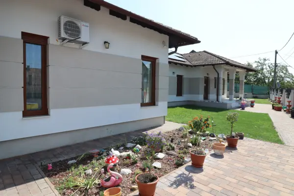 Eladó újszerű családi ház, Szigetszentmiklós 4 szoba 255 m² 264 M Ft