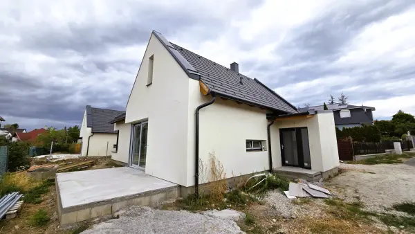 Eladó újszerű családi ház, Vonyarcvashegy 4 szoba 122 m² 139 M Ft