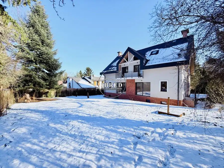 eladó újszerű ikerház, Budapest, II. kerület