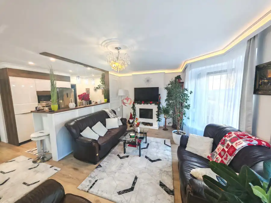 eladó újszerű ikerház, Felsőtárkány