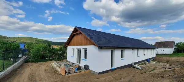 Eladó újszerű ikerház, Rád 4 szoba 84 m² 68 M Ft