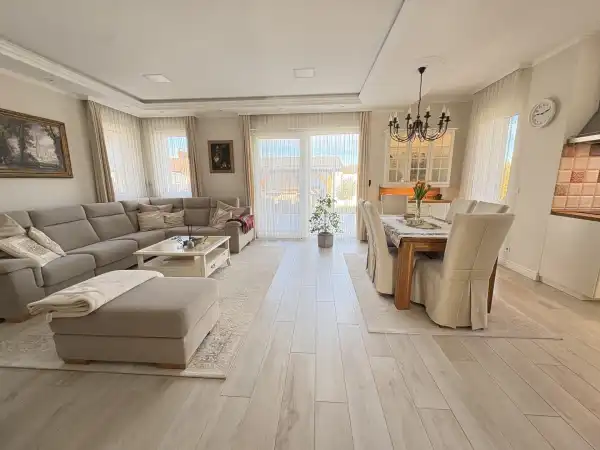 Eladó újszerű ikerház, Szigetszentmiklós 5 szoba 127 m² 189.9 M Ft