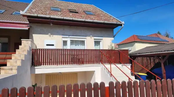 Eladó újszerű ikerház, Tápiószentmárton 4 szoba 115 m² 56.9 M Ft