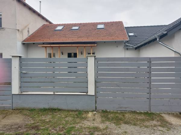 eladó újszerű sorház, Dunakeszi