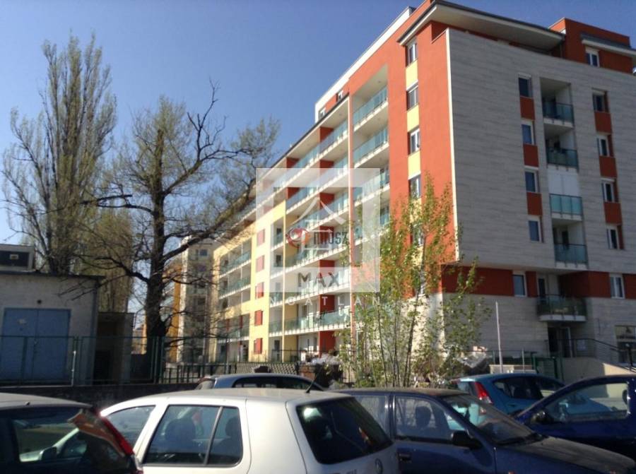 eladó újszerű téglalakás, Budapest, XI. kerület