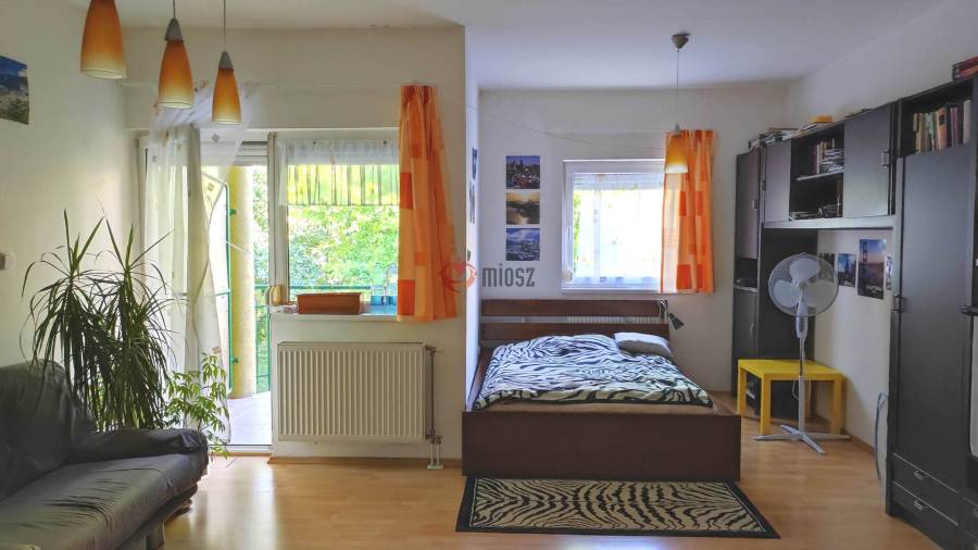 eladó újszerű téglalakás, Budapest, XXI. kerület