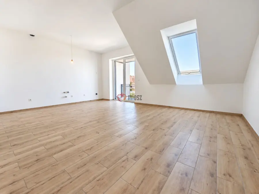 eladó újszerű téglalakás, Eger