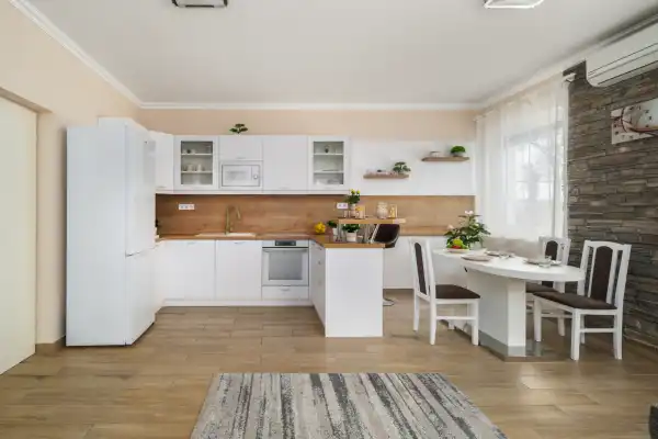 Eladó újszerű téglalakás, Felsőpakony 4 szoba 76 m² 130 M Ft