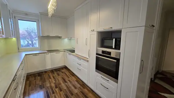 Eladó újszerű téglalakás, Pécs 2+1 szoba 74 m² 89 M Ft